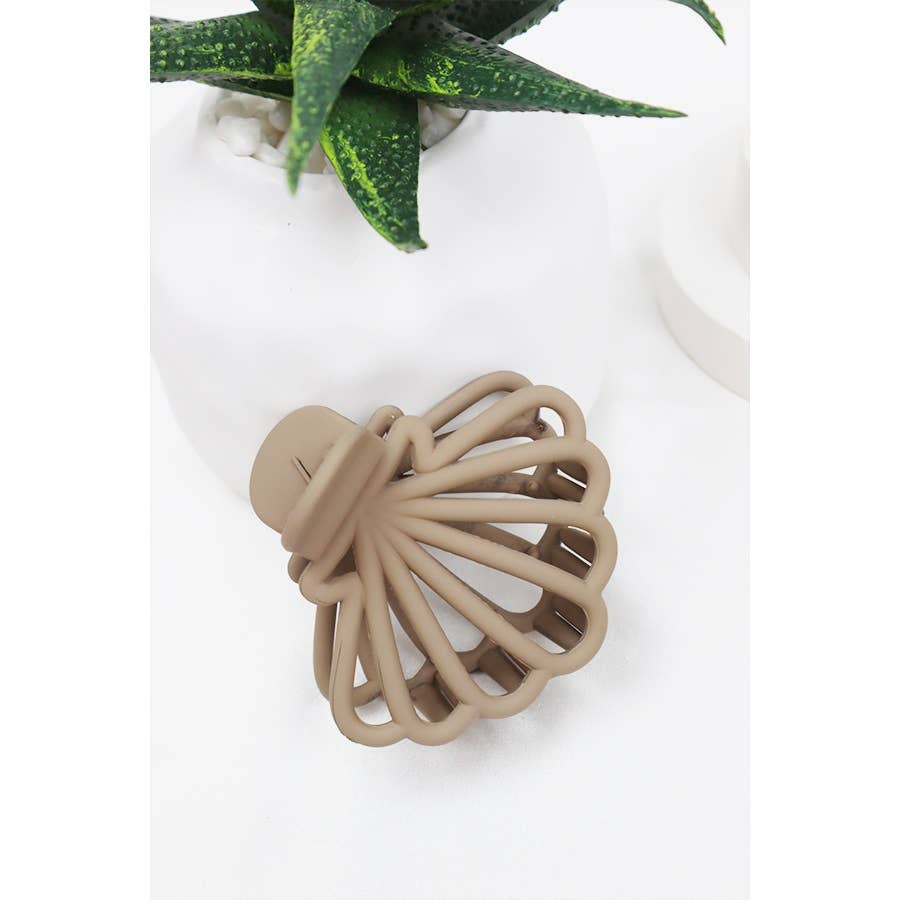Matte Seashell Hair Claw