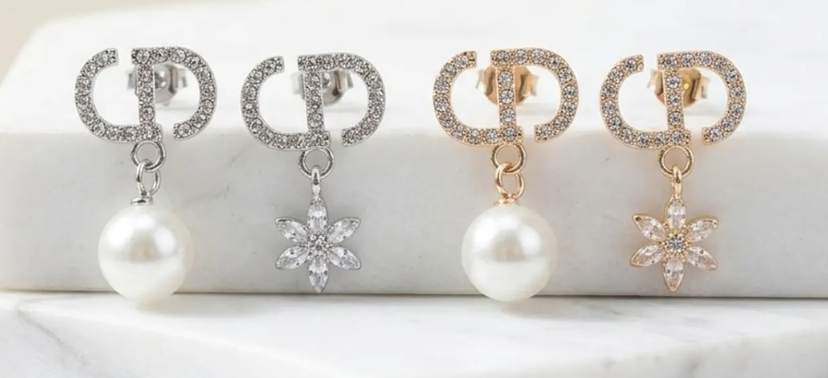 CD Mismatched Drop Pearl Flower Earrings