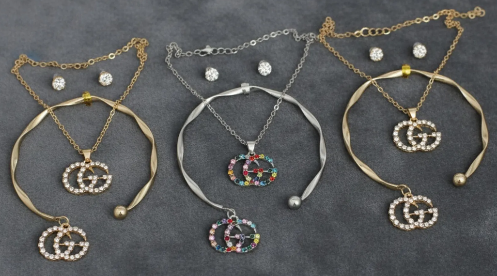 Luxury-Inspired Crystal Jewelry Set – Necklace, Bracelet & Stud Earrings